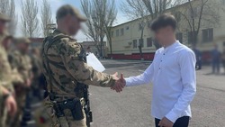 Астраханские школьники поддержали бойцов СВО письмами