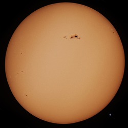 Астраханец сфотографировал огромное солнечное пятно