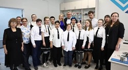 Астраханский губернатор встретился с воспитанниками местной школы-интерната 