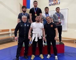 Астраханцы выиграли 6 медалей на молодежном первенстве ЮФО по вольной борьбе