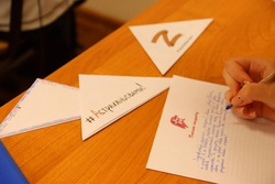 Астраханские школьники и студенты написали письма российским военнослужащим