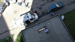 В Астраханской области нетрезвый мужчина выпал из окна