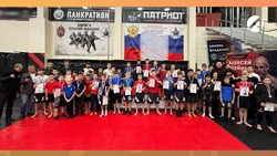 В Астрахани прошёл патриотический турнир по панкратиону