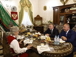 Астраханский губернатор лично поздравил Верховного муфтия России с праздником Курбан-байрам