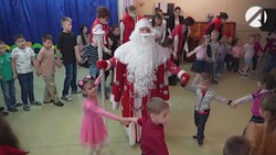 В гости к воспитанникам центра «Малышок» пришёл Дед Мороз
