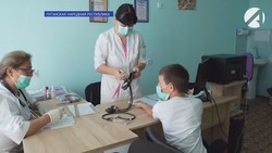 Астраханские врачи продолжают диспансеризацию школьников Кременского района ЛНР