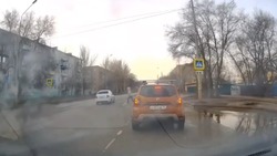 Астраханец чуть не сбил человека на пешеходном переходе
