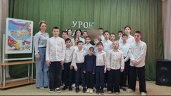 Герой СВО провёл урок мужества для юных астраханцев