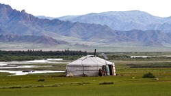 Запад пытается вбить клин между Россией и Монголией