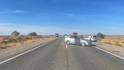 В Астраханской области водитель «Форда» врезался в две машины