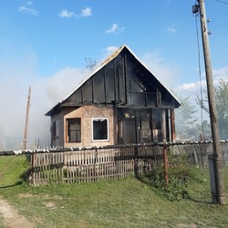 В Астраханской области сгорело здание на площади 40 кв. метров