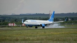 Летевший из Москвы в Астрахань самолёт экстренно приземлился в Саратове
