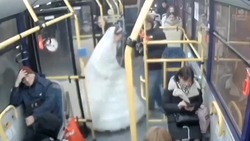 Астраханцы раскрыли тайну невесты из автобуса М6