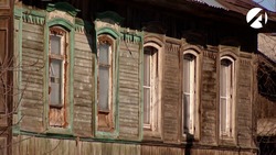 Городские власти выплатили семье астраханцев больше миллиона рублей за ветхое жильё