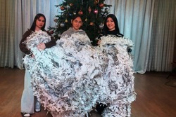 Юные астраханцы плетут зимние масксети для бойцов СВО