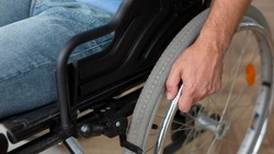 Астраханцу с инвалидностью не платили положенные субсидии
