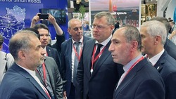 Астраханский губернатор встретился с делегацией Ирана на ПМЭФ