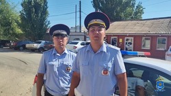 Астраханские полицейские экстренно доставили женщину в больницу