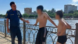 Астраханские полицейские и спасатели проводят рейды по запрещённым для купания местам