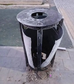 В Астрахани 20 урн пострадали от взрывов пиротехники