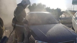В Астрахани из-за неисправности электрооборудования загорелся автомобиль