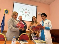 Онкопациентам в Астраханской области подарили книги