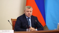 Астраханский губернатор выразил соболезнования родным пассажиров авиалайнера компании AZAL