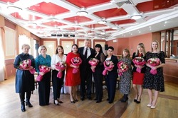 Астраханский губернатор встретился с жёнами военнослужащих