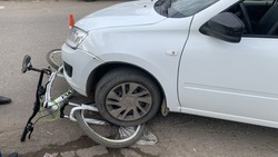 В Астрахани за сутки автомобилисты сбили двух подростков на велосипедах