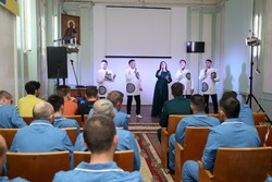 Астраханские артисты дали концерт для раненых бойцов