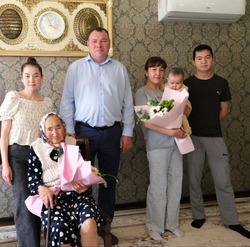 Глава Камызякского района Астраханской области посетил семью участника спецоперации