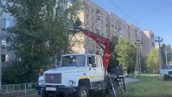 На астраханских улицах обновляют освещение