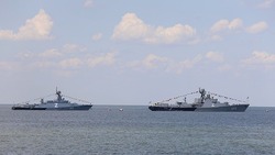 Символы в поддержку военнослужащих, участвующих в СВО, украшают корабли Каспийской флотилии