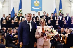 Астраханский губернатор провёл торжественный приём в честь Дня России