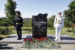 На Мамаевом кургане открыли памятный знак астраханцам — участникам Сталинградской битвы