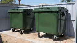 В Астраханской области начали замену мусорных баков на евроконтейнеры