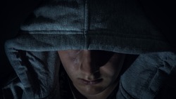 Астраханец отобрал у земляка телефон