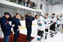 Астраханский губернатор вручил награды хоккеистам