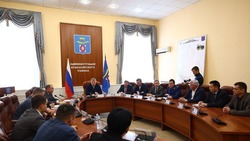 Астраханский губернатор провёл совещание в связи с атакой беспилотников на АГПЗ