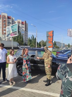 Астраханские спортсмены передали бойцам СВО новый автомобиль