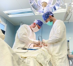 Астраханские врачи провели пациенту три операции за один раз