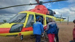 Тяжелобольного астраханца доставили в областной центр на вертолёте