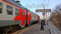 Поезд Нижневартовск — Астрахань въехал в трактор в Казахстане