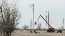 В Астраханской области строят новые электросети взамен разрушенных непогодой 