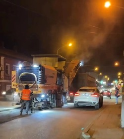 На улице Боевой в Астрахани ремонтируют дорогу 