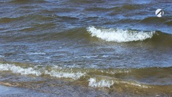 В Астраханской области рекой унесло паром с автомобилями и людьми