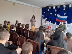 Астраханский контрактник рассказал детям о службе в горячих точках