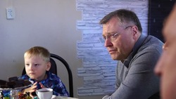 Игорь Бабушкин встретился с семьёй мобилизованного астраханца