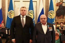 Игорь Бабушкин поздравил жителей Астраханской области с Днём Конституции