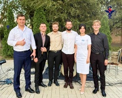 Астраханский онкодиспансер превратил сквер в концертную площадку